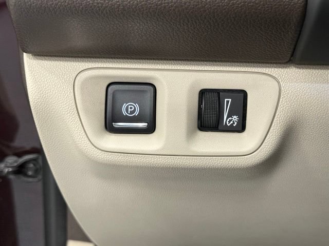 Used 2017 GMC Acadia Denali w/ Technology Package AWD/4WD image 15