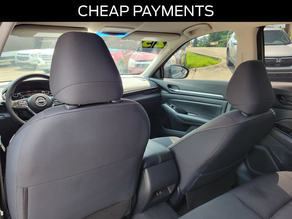 Used 2023 Nissan Altima 2.5 SV FWD image 12