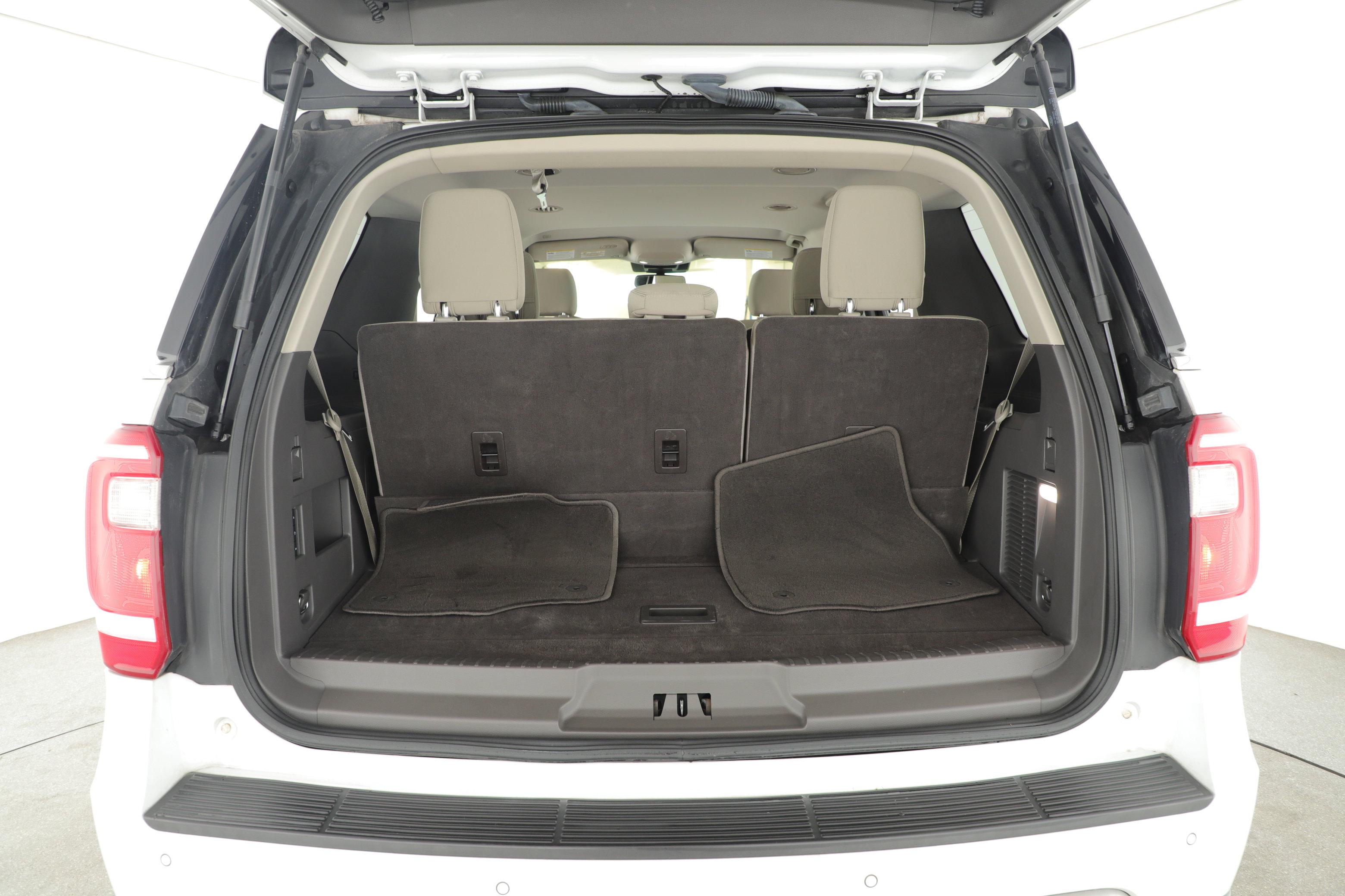 Certified 2020 Ford Expedition XLT image 5