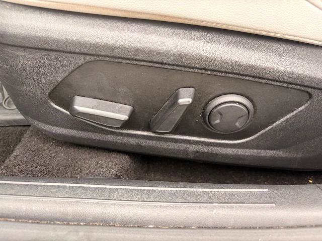 Used 2025 Hyundai Elantra Limited w/ Cargo Package image 14