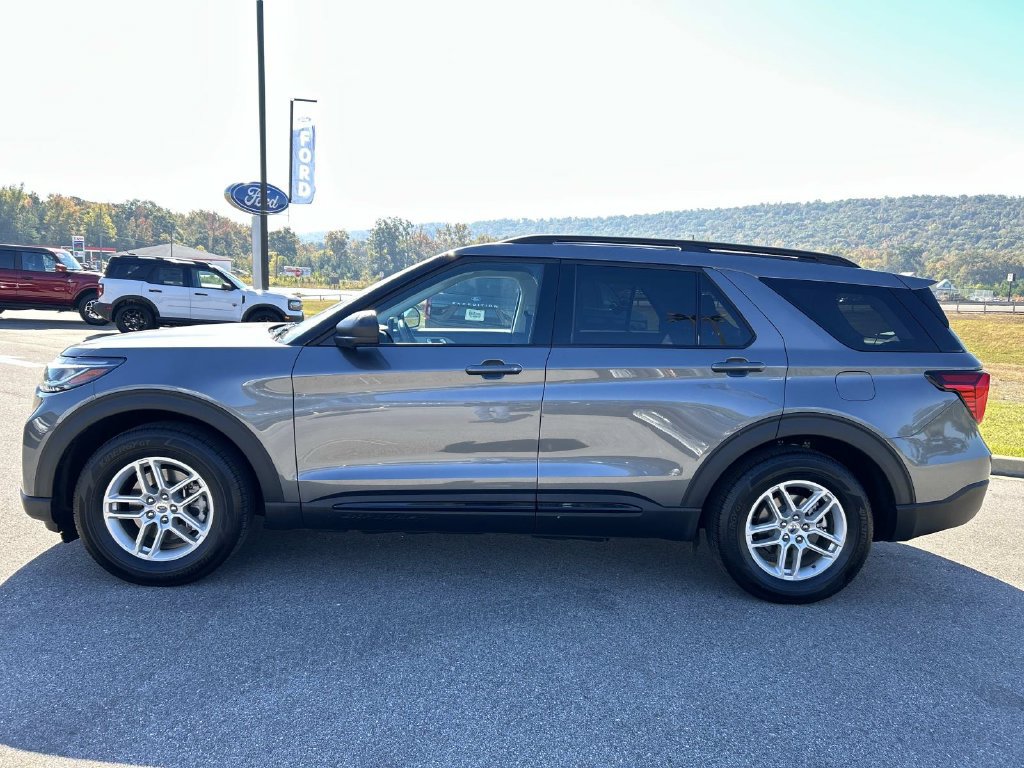 Certified 2026 Ford Explorer Active RWD image 6