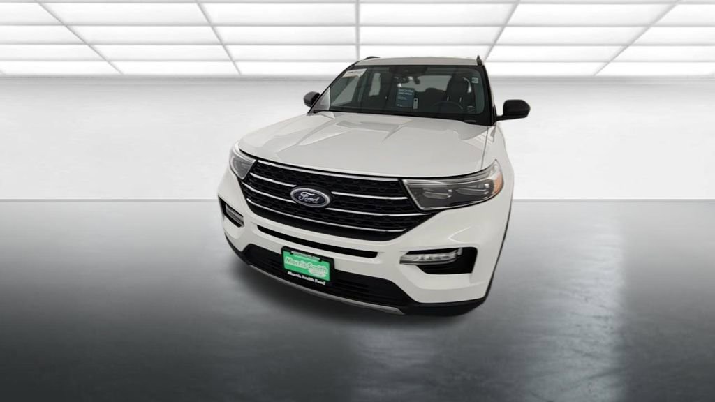 Certified 2024 Ford Explorer XLT w/ Equipment Group 202A AWD/4WD image 2
