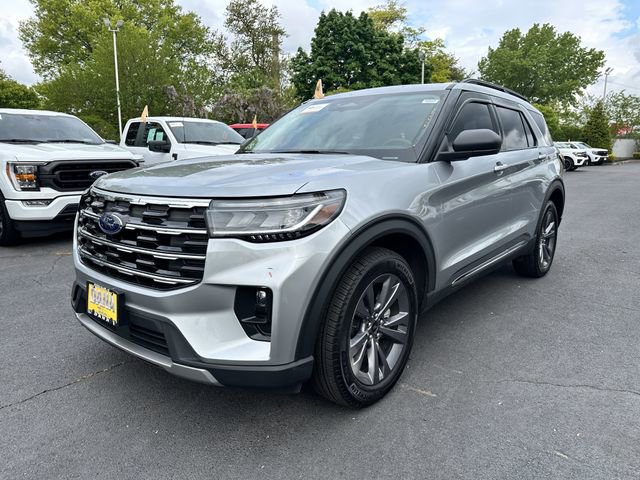 Certified 2025 Ford Explorer Active w/ Active Comfort Package AWD/4WD image 9