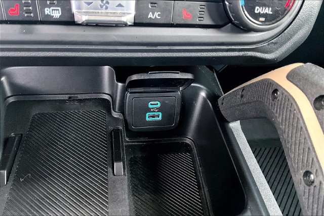 Certified 2025 Ford Bronco Badlands AWD/4WD image 35