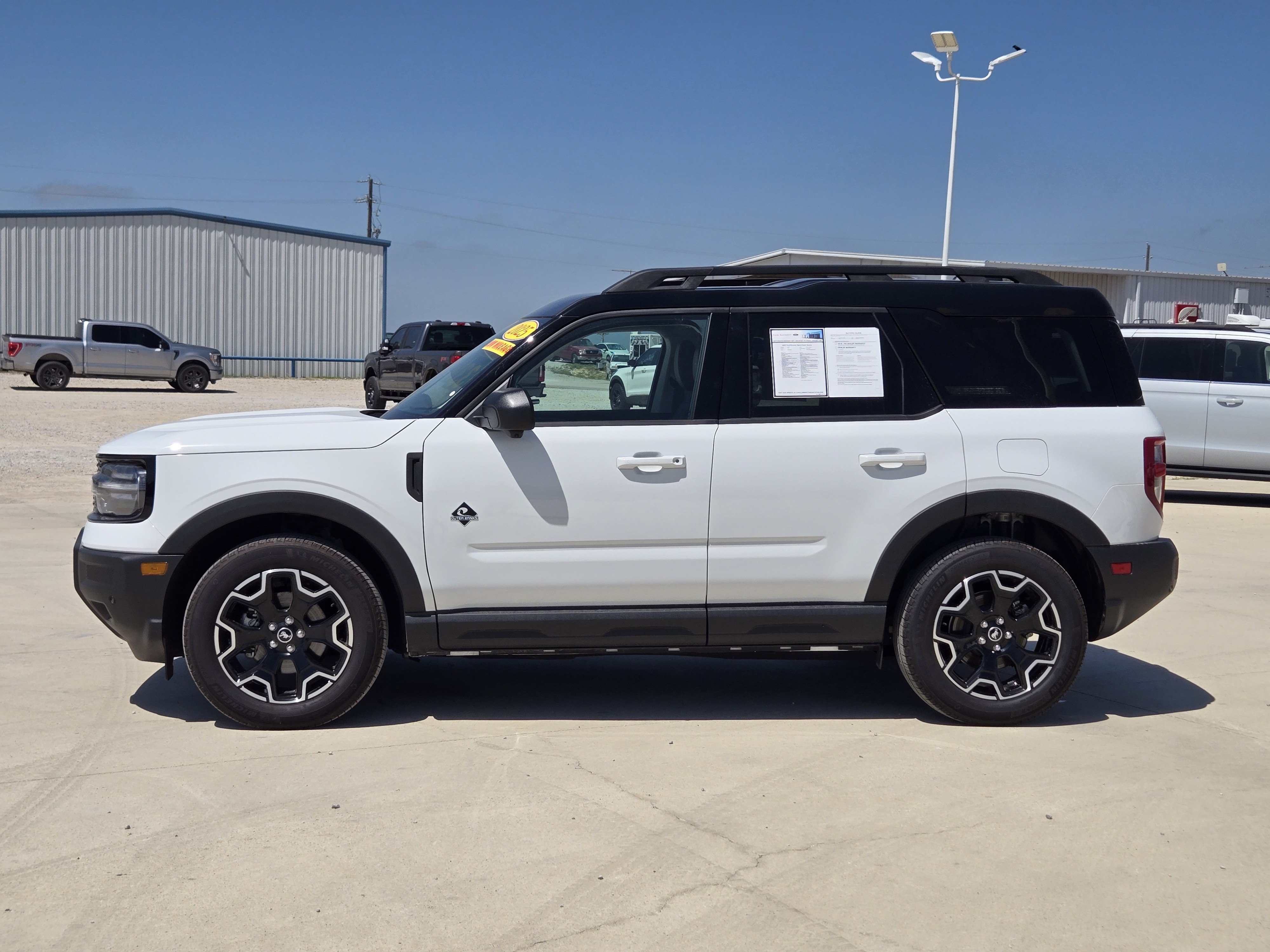 Certified 2025 Ford Bronco Sport Outer Banks w/ Outer Banks Tech Package+ AWD/4WD image 4