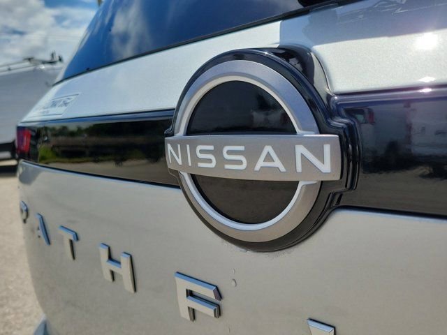 Used 2025 Nissan Pathfinder S FWD image 8