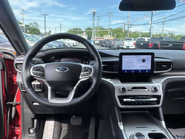 Certified 2023 Ford Explorer XLT w/ Equipment Group 202A AWD/4WD image 27