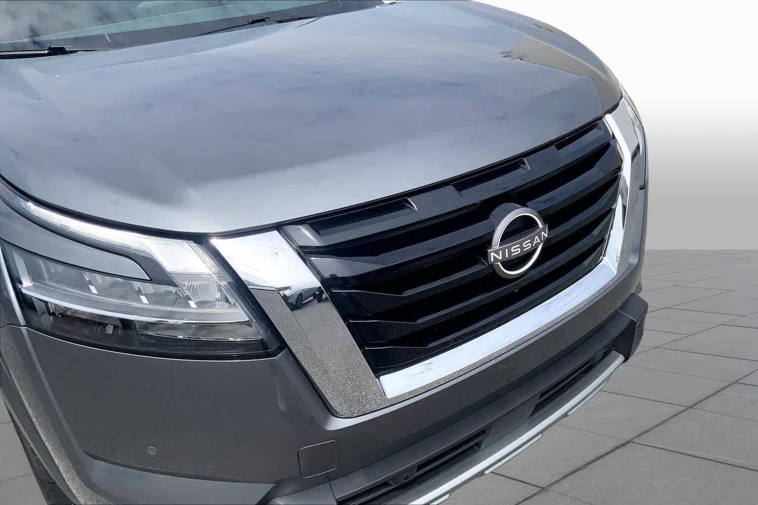 Used 2022 Nissan Pathfinder Platinum w/ Cargo Package FWD image 30