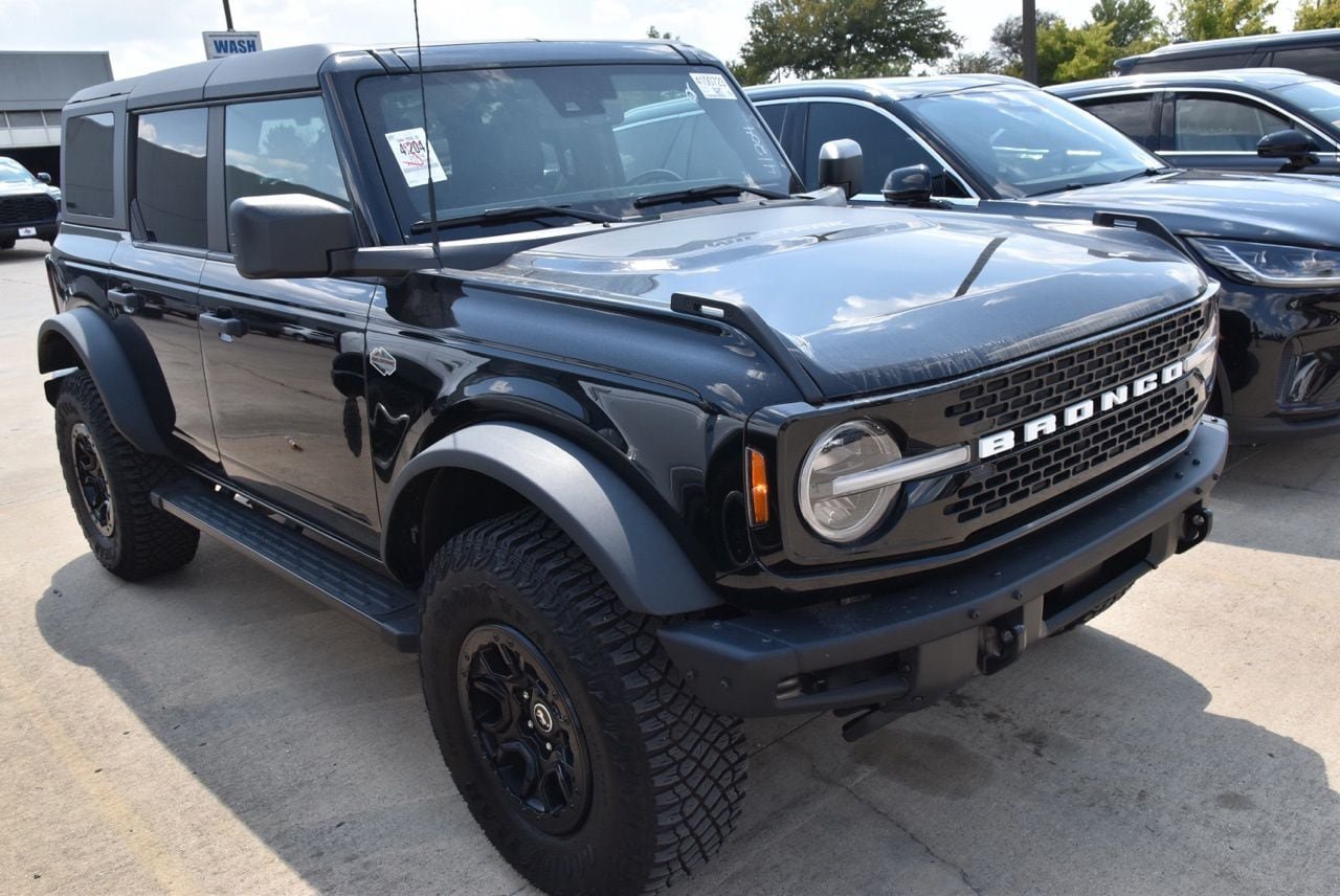 Certified 2024 Ford Bronco Wildtrak AWD/4WD image 4