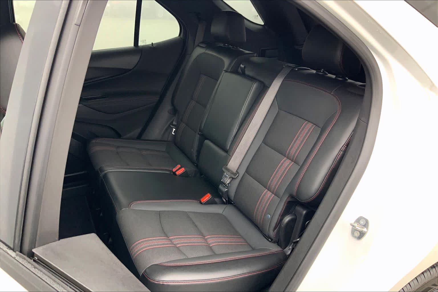 Used 2023 Chevrolet Equinox RS FWD image 20