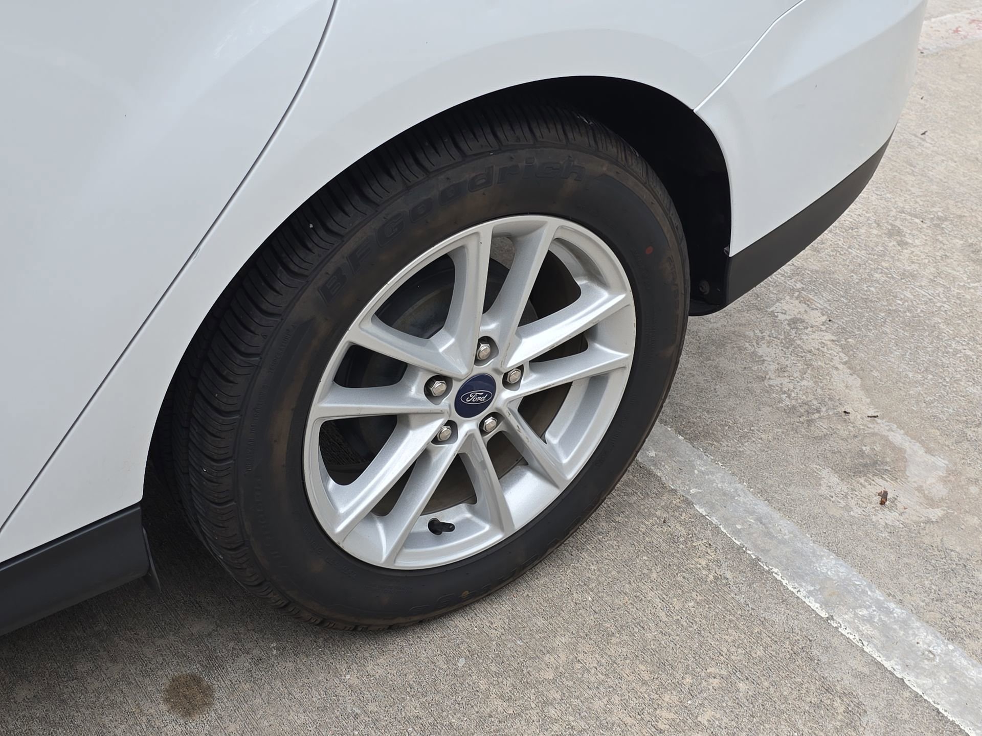 Certified 2017 Ford Focus SE FWD image 10