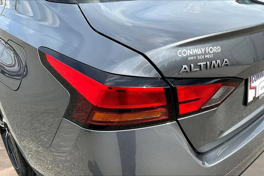 Used 2025 Nissan Altima 2.5 SR FWD image 25