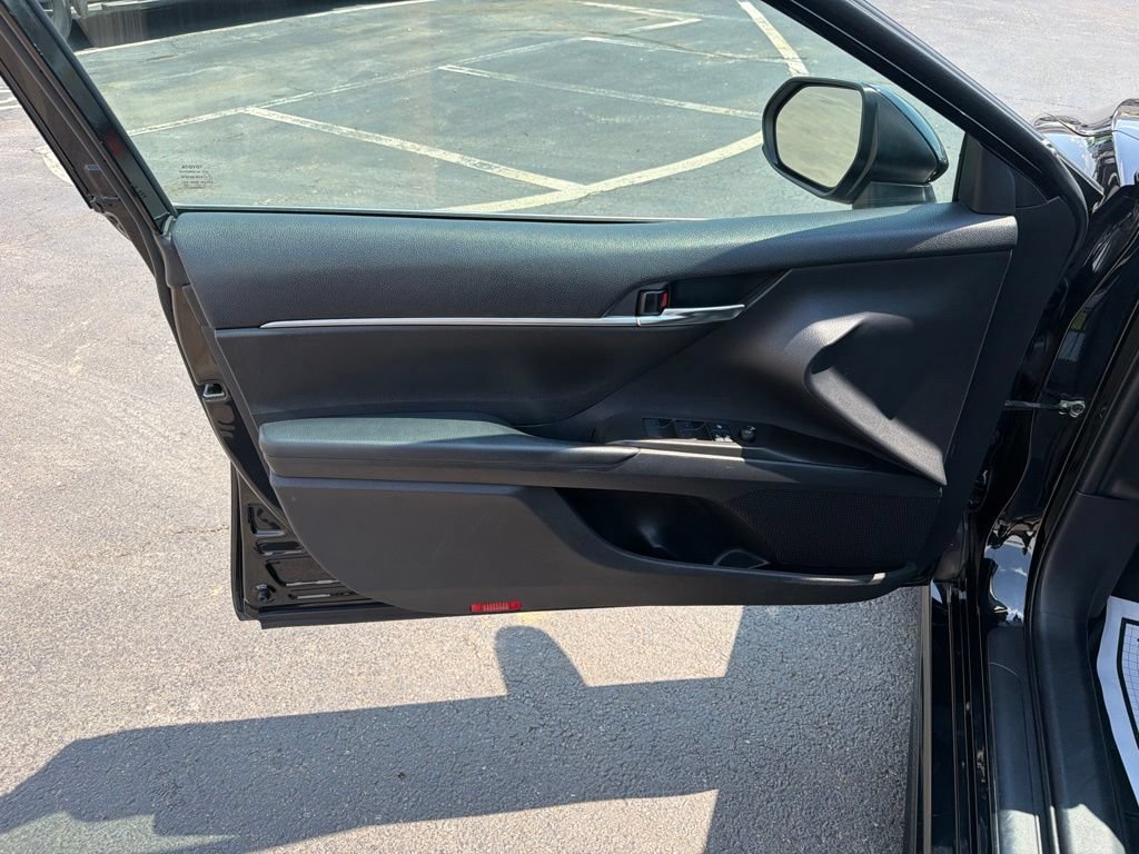 Used 2021 Toyota Camry SE FWD image 23