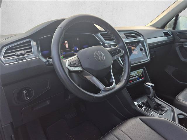 Used 2022 Volkswagen Tiguan SE FWD image 9
