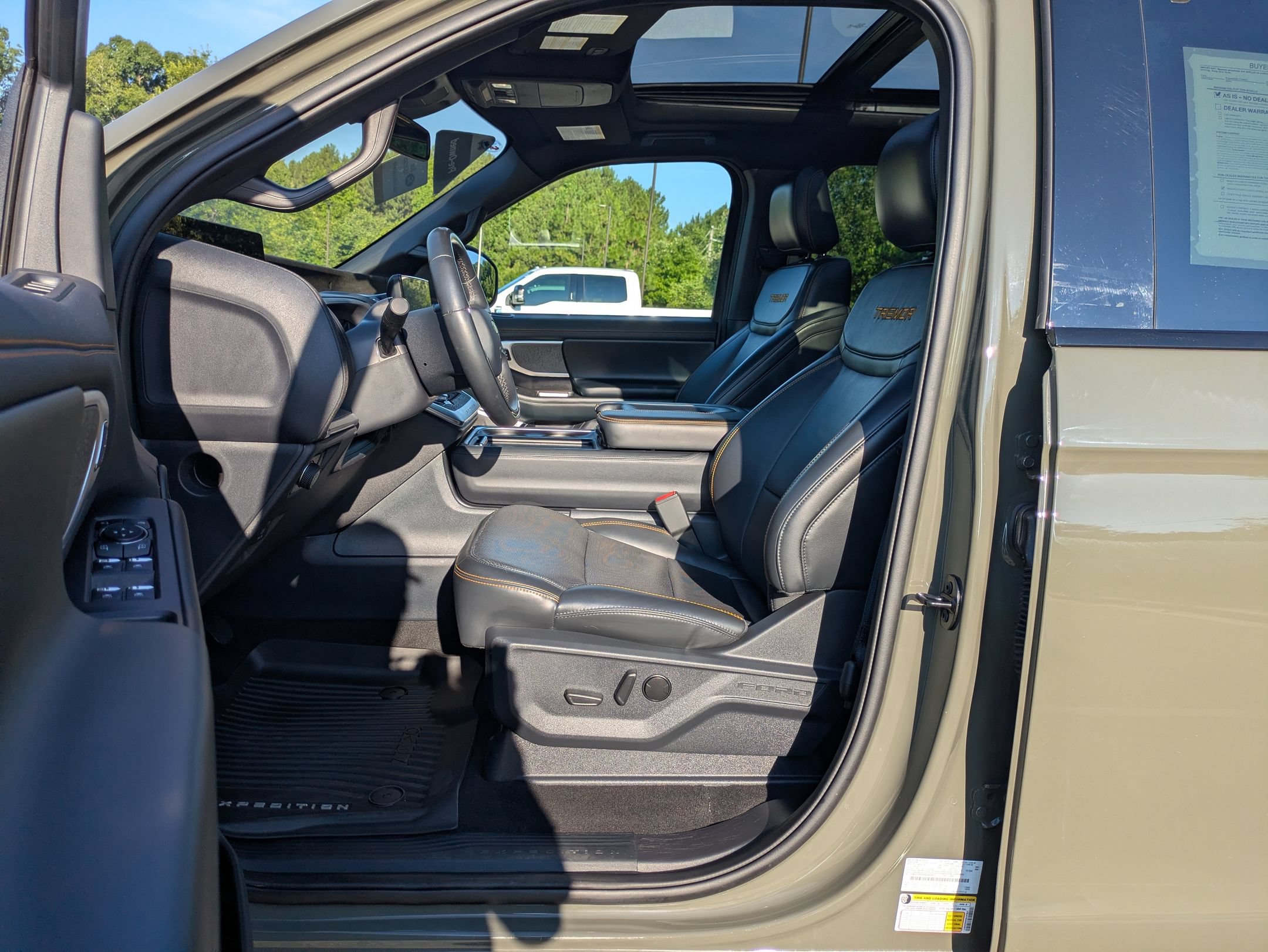 Certified 2025 Ford Expedition Tremor AWD/4WD image 12
