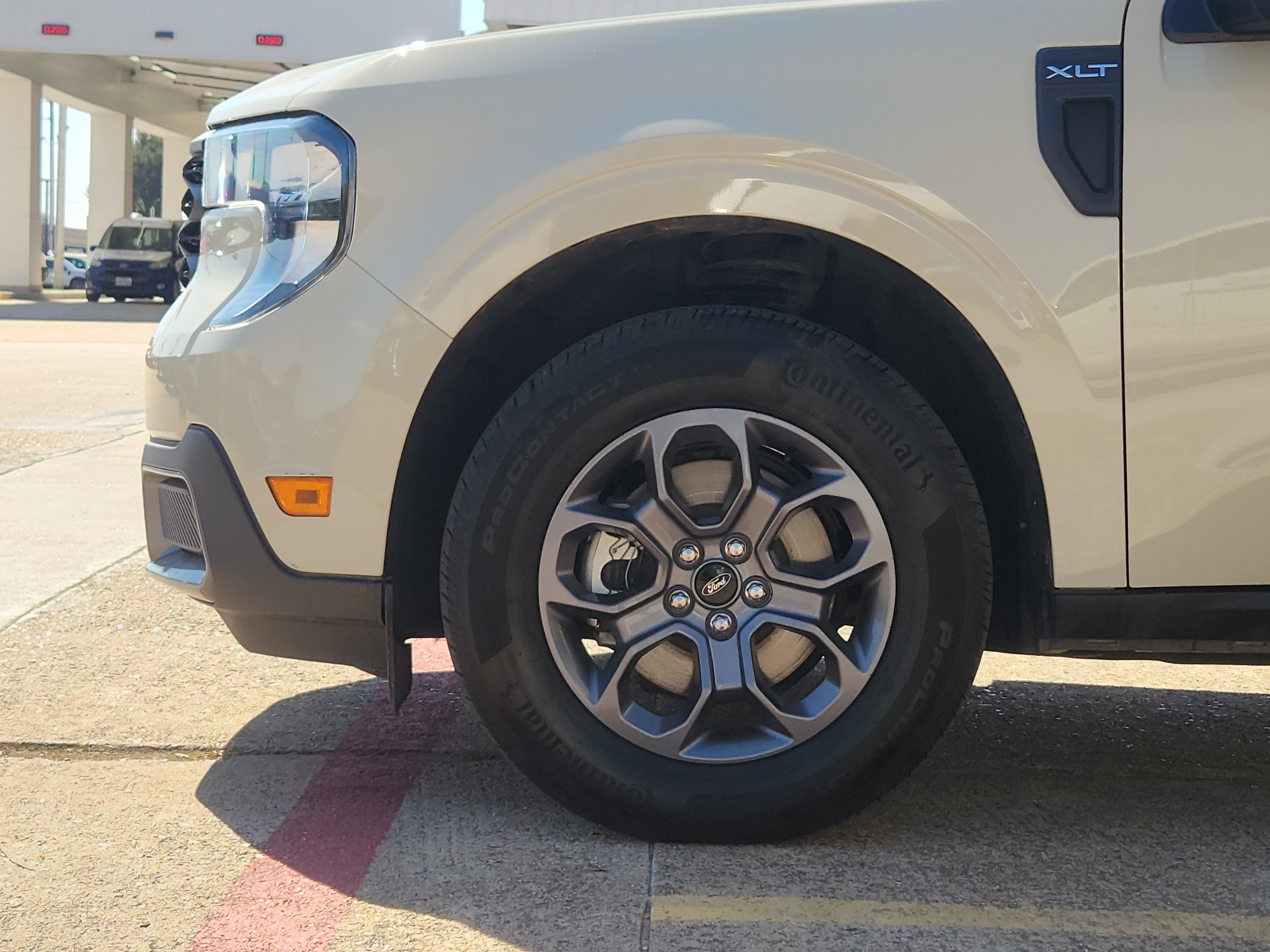 Certified 2025 Ford Maverick XLT FWD image 5