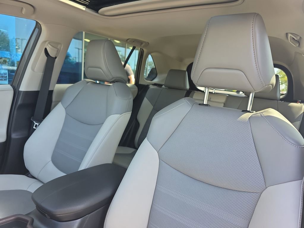 Used 2020 Toyota RAV4 Limited w/ Limited Grade Weather Package AWD/4WD image 22