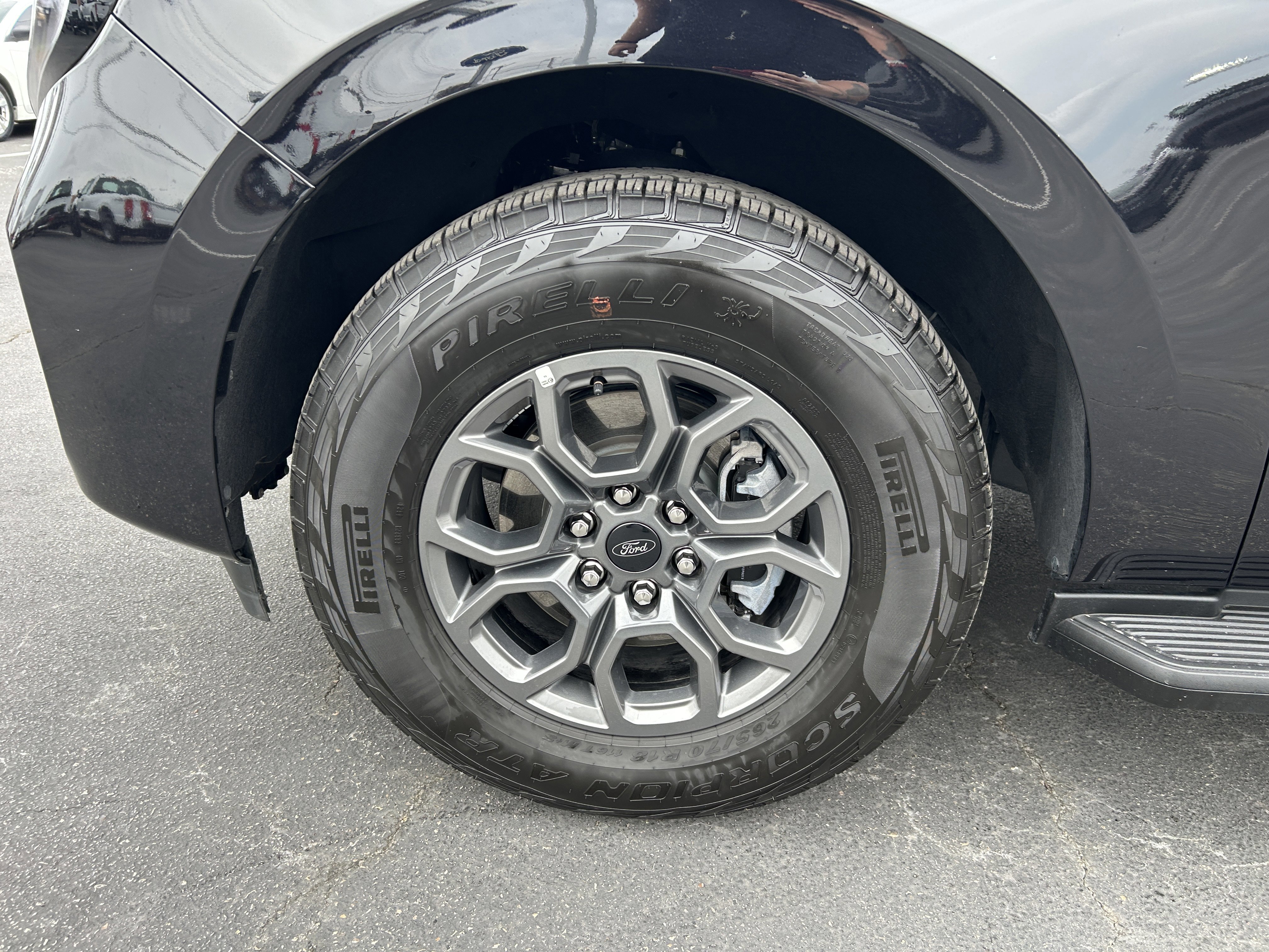 Certified 2025 Ford Expedition Active image 5