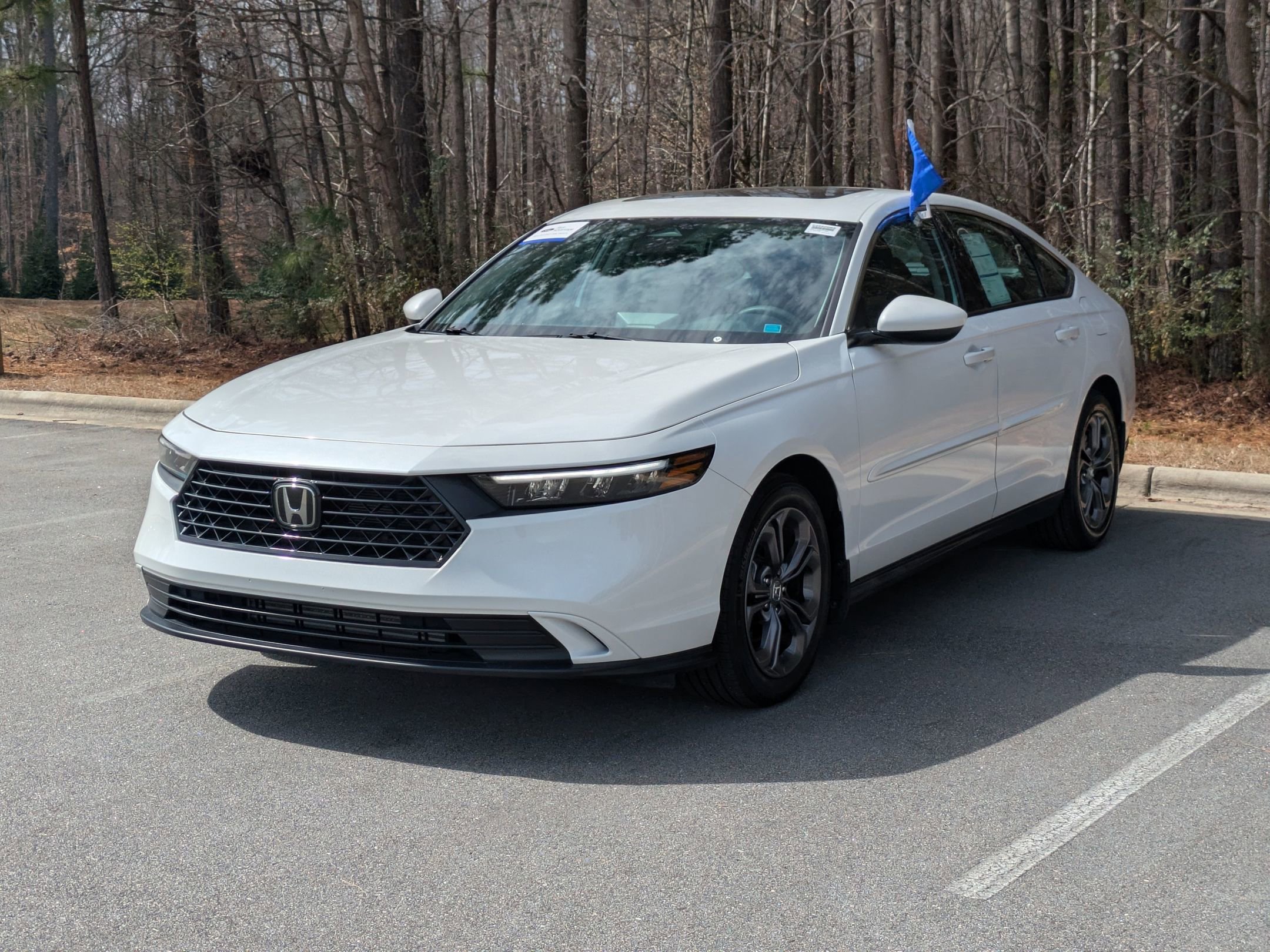 Used 2023 Honda Accord EX image 6