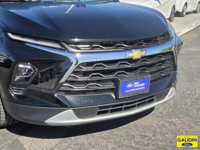 Used 2025 Chevrolet Blazer LT FWD image 2