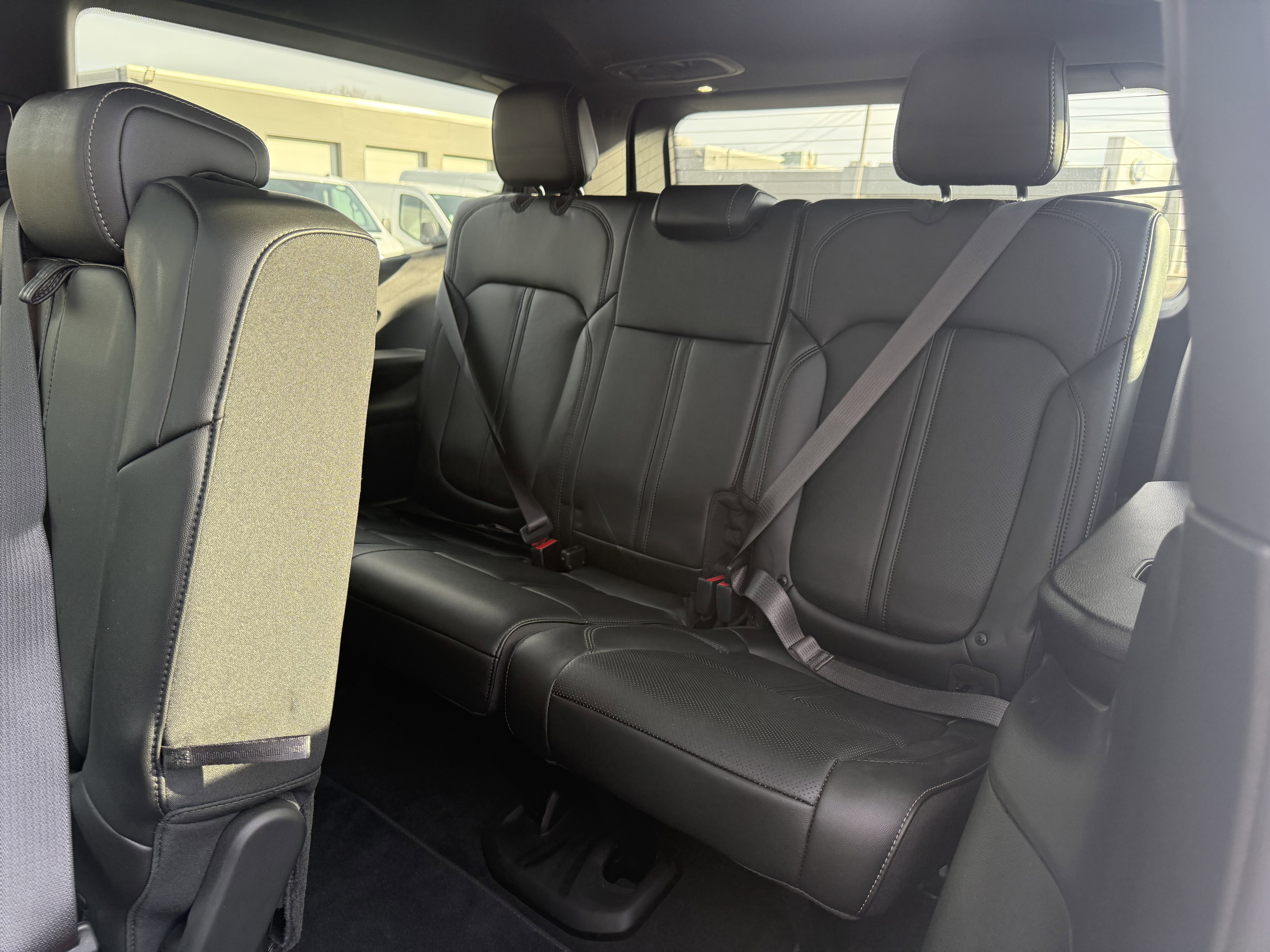 Used 2024 Jeep Wagoneer 4WD w/ Premium Group I image 9