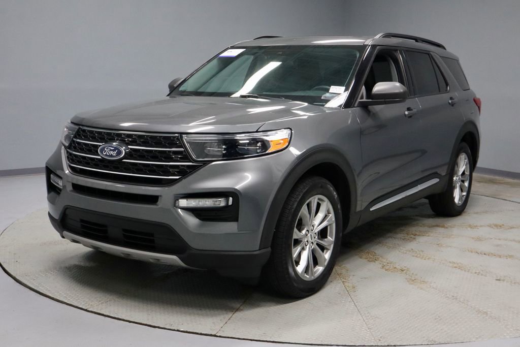 Certified 2023 Ford Explorer XLT w/ Equipment Group 202A AWD/4WD image 8