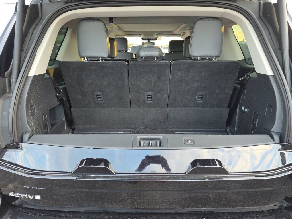 Certified 2025 Ford Expedition Active AWD/4WD image 9