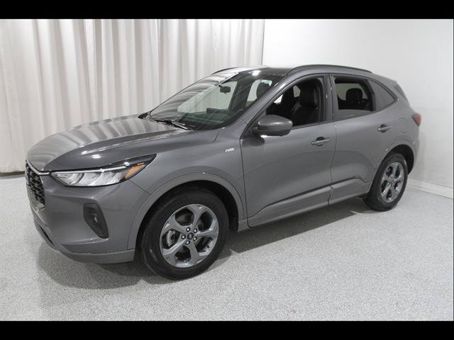 Certified 2023 Ford Escape ST-Line Select w/ Tech Pack #2 AWD/4WD image 3