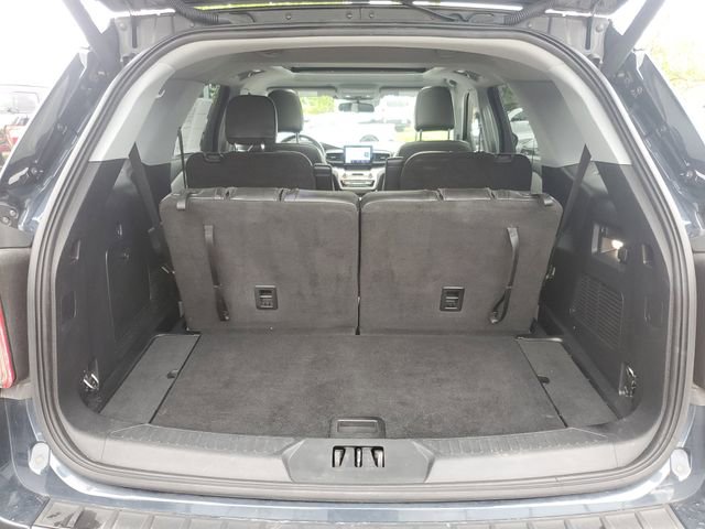 Certified 2023 Ford Explorer XLT w/ Equipment Group 202A AWD/4WD image 8