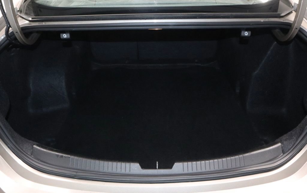 Used 2023 Chevrolet Malibu LT image 14