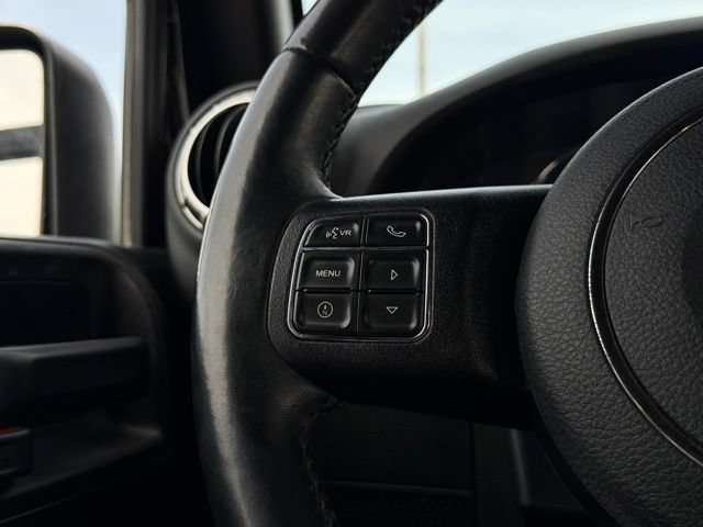 Used 2018 Jeep Wrangler Unlimited Sahara AWD/4WD image 9