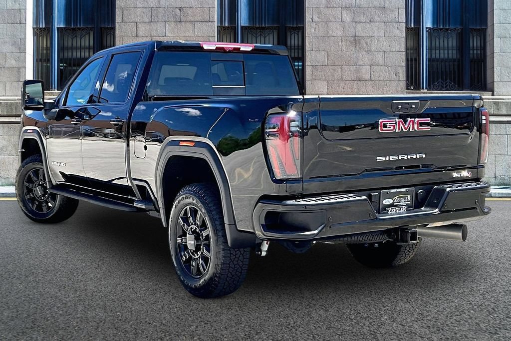 Used 2025 GMC Sierra 2500 AT4 w/ AT4 Premium Plus Package AWD/4WD image 10