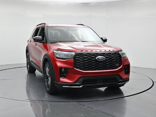 Certified 2025 Ford Explorer ST AWD/4WD image 4