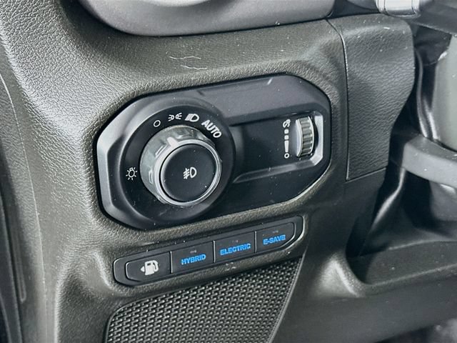 Used 2023 Jeep Wrangler Unlimited AWD/4WD image 17