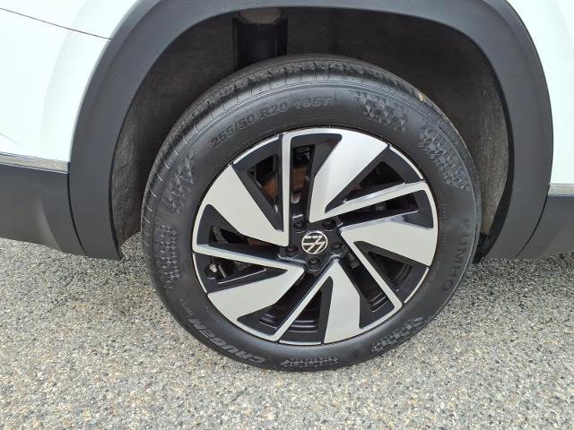 Used 2024 Volkswagen Atlas SEL AWD/4WD image 15