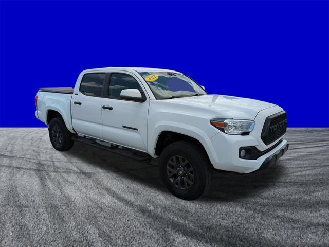 Used 2022 Toyota Tacoma SR5 w/ Technology Package RWD image 2