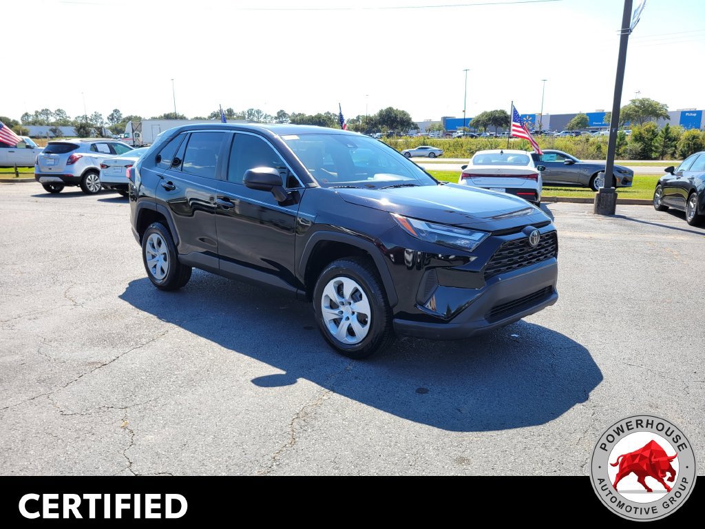 Used 2024 Toyota RAV4 LE FWD image 9