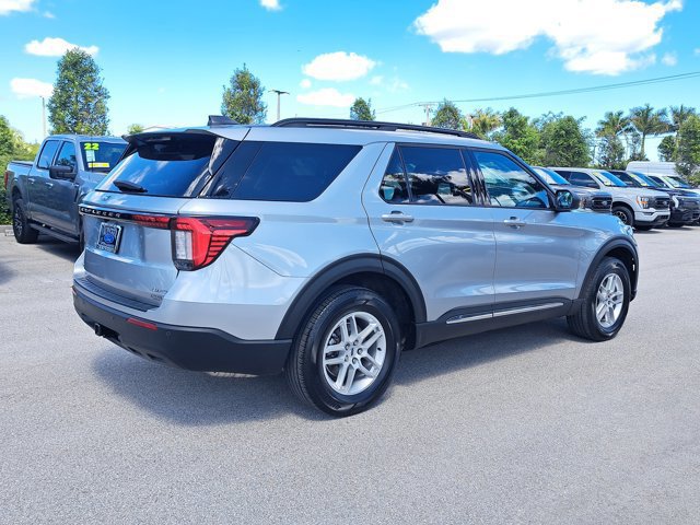 Certified 2025 Ford Explorer Active image 4