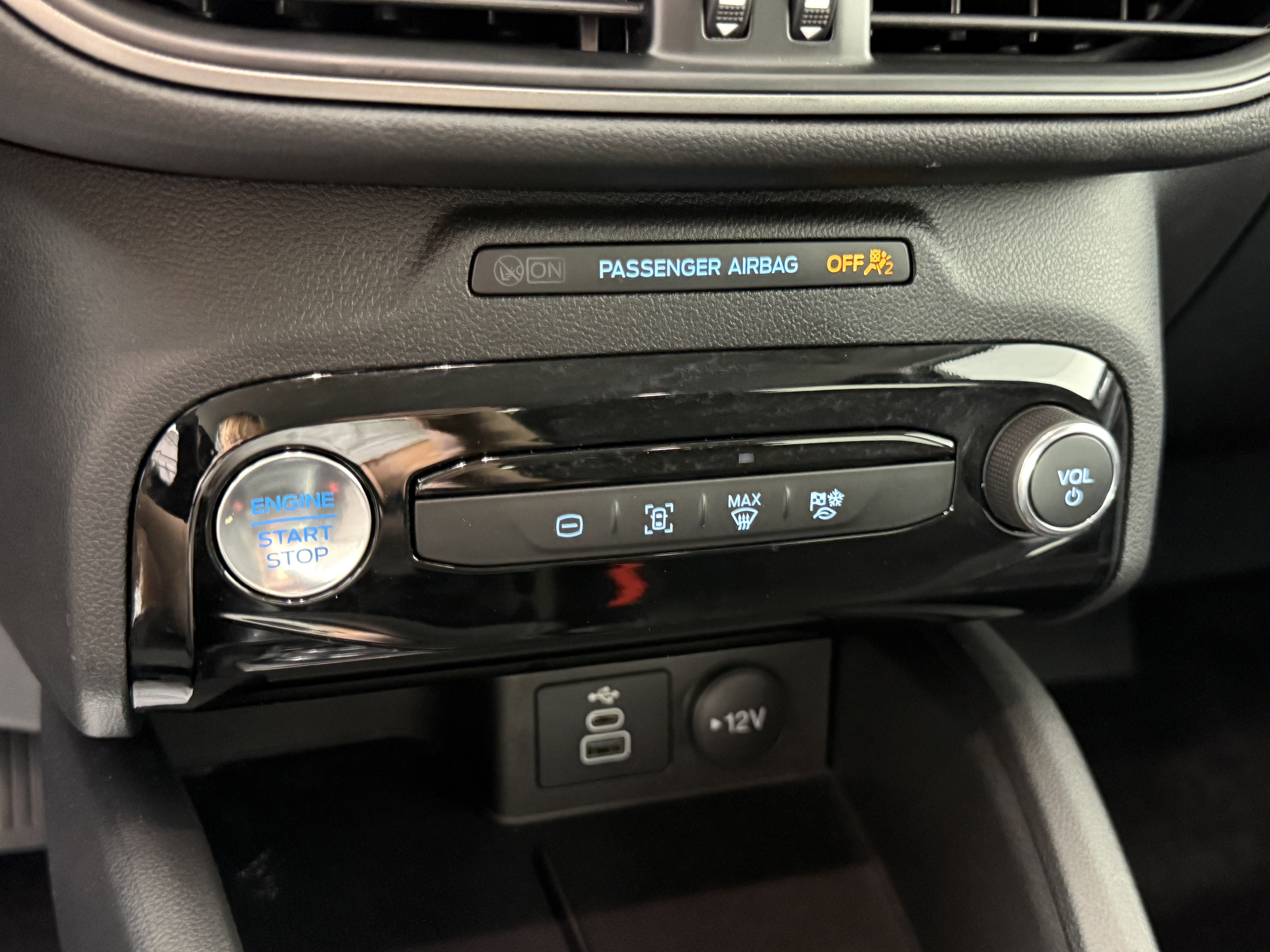 Certified 2025 Ford Escape SE FWD image 26