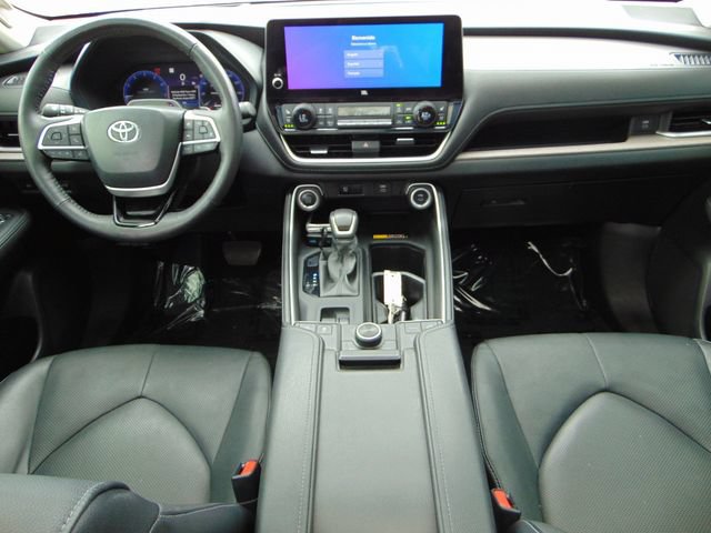 Used 2024 Toyota Grand Highlander AWD image 23