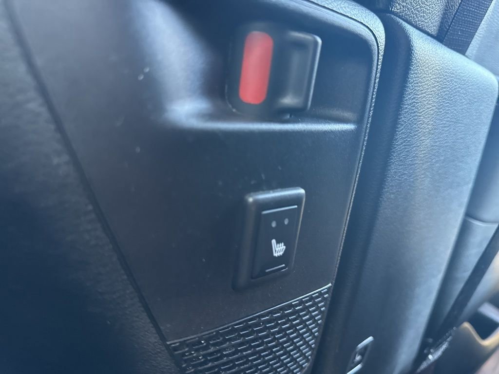 Used 2025 Chrysler Pacifica Limited image 38