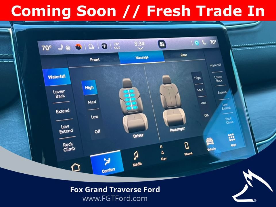 Used 2023 Jeep Grand Cherokee Overland w/ Luxury Tech Group IV AWD/4WD image 21
