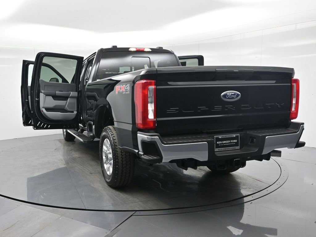 Certified 2024 Ford F250 XLT w/ FX4 Off-Road Package image 36