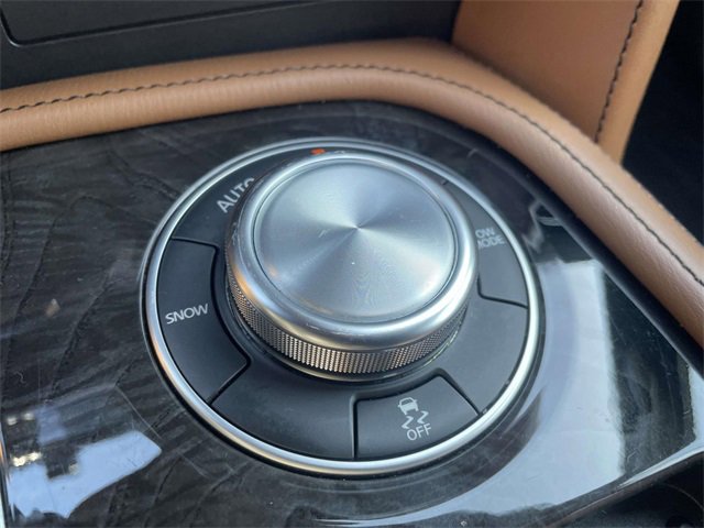 Used 2024 INFINITI QX80 Sensory image 12