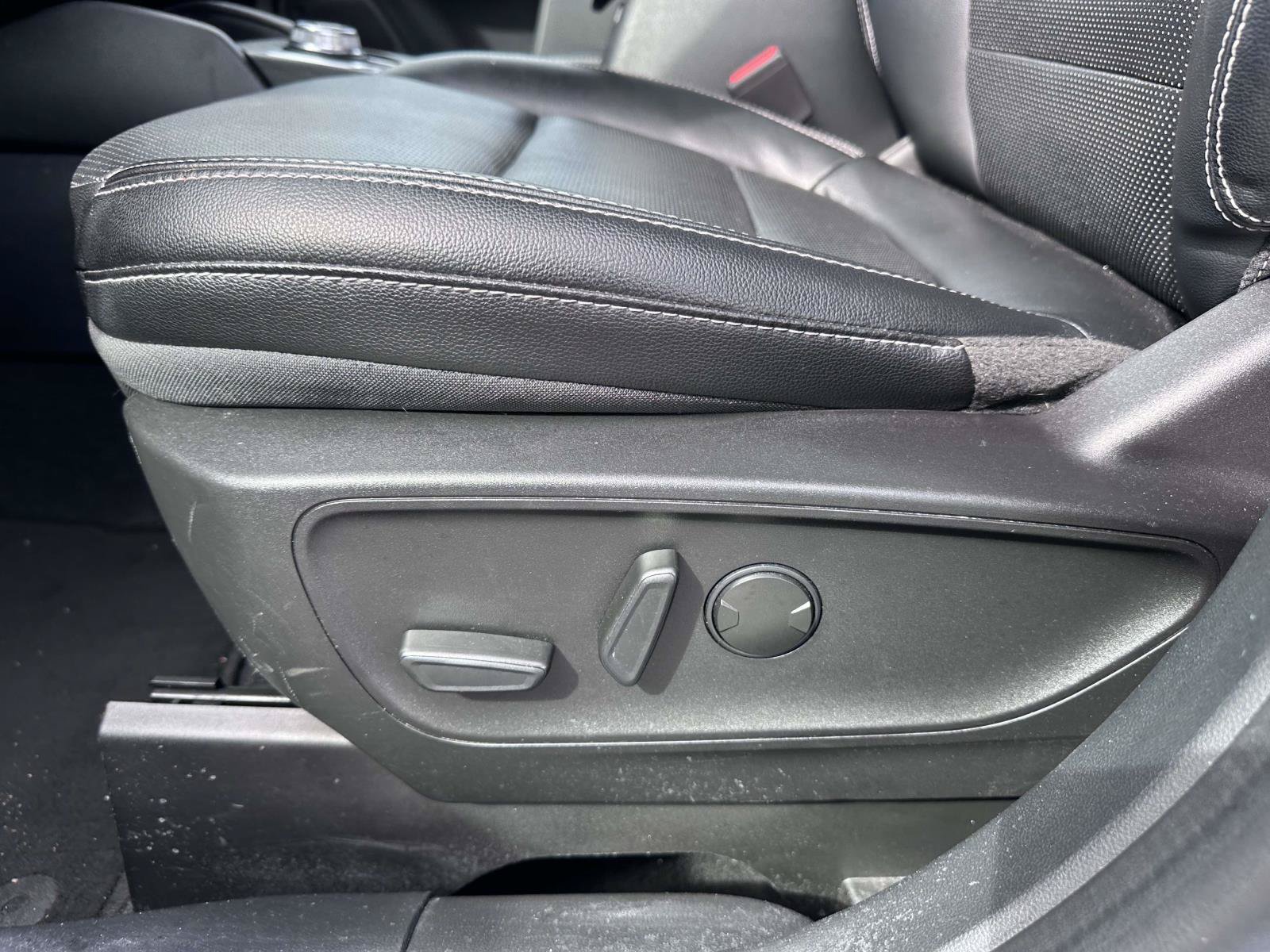 Certified 2022 Ford Escape SEL AWD/4WD image 11