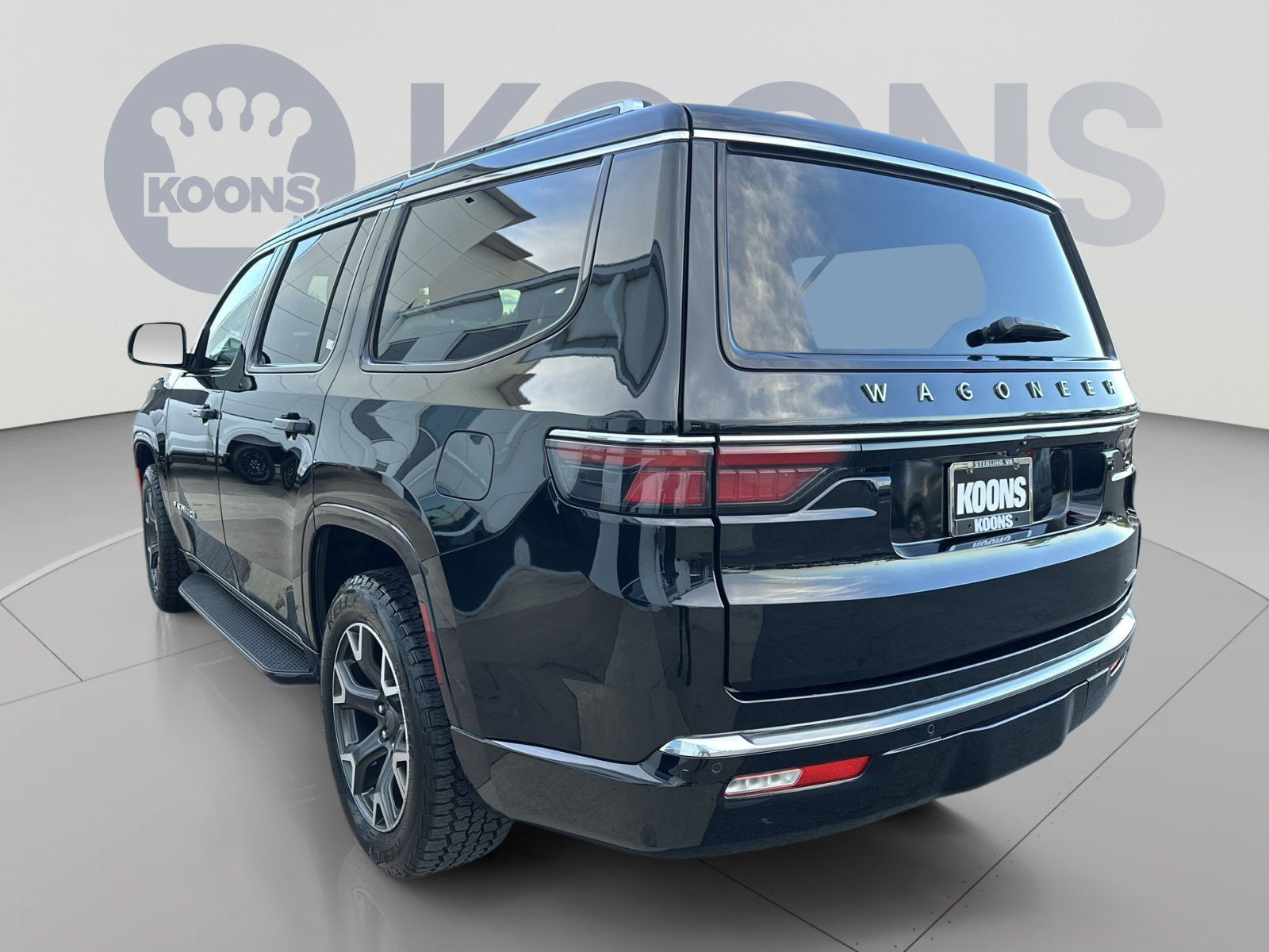 Used 2024 Jeep Wagoneer Series III AWD/4WD image 8