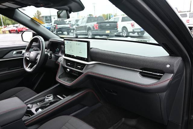 Certified 2025 Ford Explorer ST-Line w/ ST-Line Street Pack AWD/4WD image 24