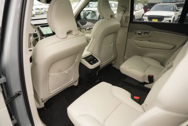 Used 2025 Volvo XC90 B6 Plus w/ Protection Package Premier AWD/4WD image 12