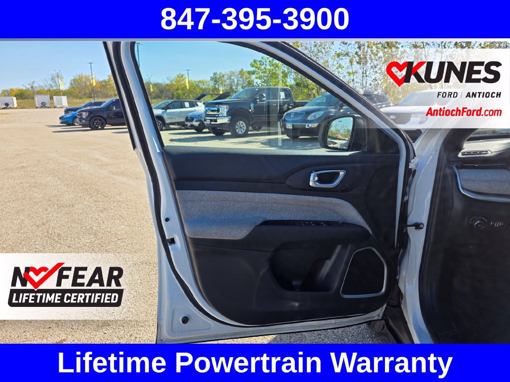 Used 2024 Jeep Compass Latitude AWD/4WD image 13