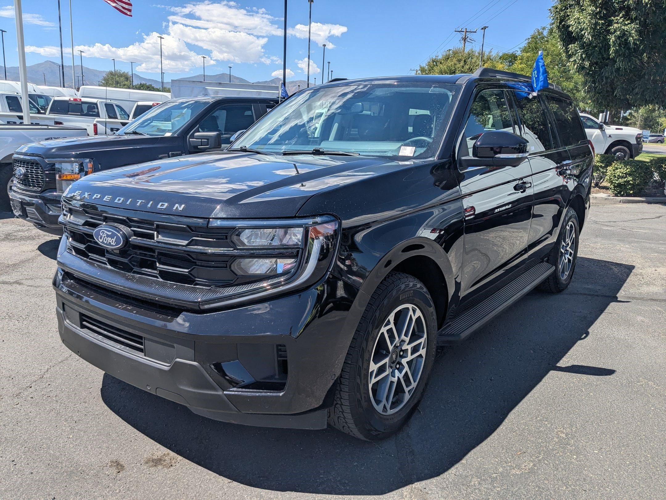 Certified 2025 Ford Expedition Active AWD/4WD image 11